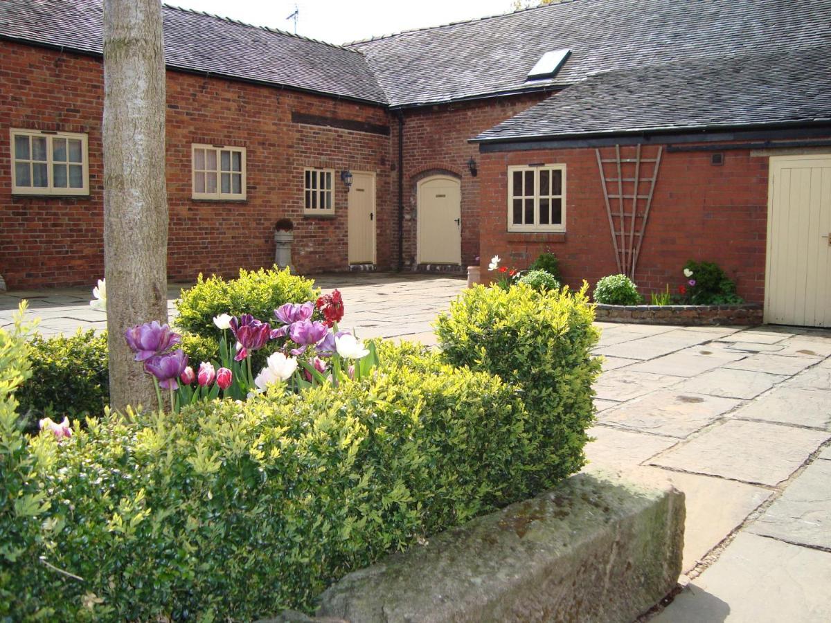 Lapwing Cottage Stoke-on-Trent ภายนอก รูปภาพ