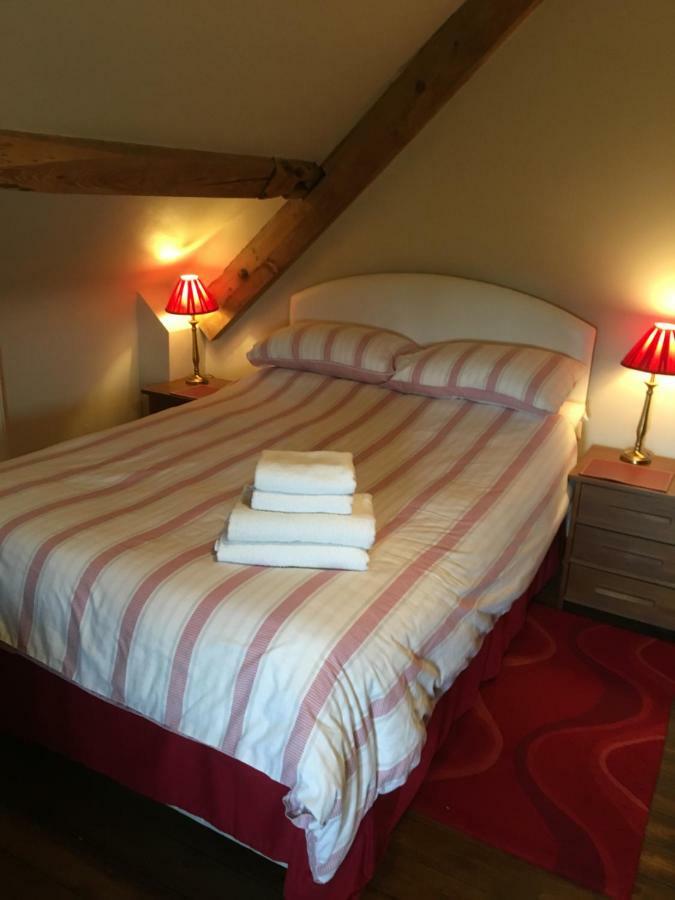 Lapwing Cottage Stoke-on-Trent ภายนอก รูปภาพ